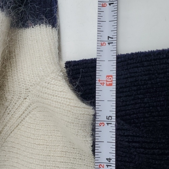 Banana Republic Mohair Blend Sweater Size Medium - Picture 7 of 12